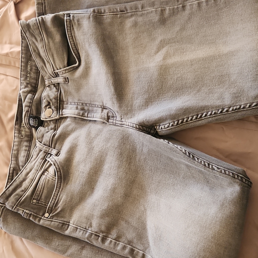 GUC  Calvin Klein Jeans.